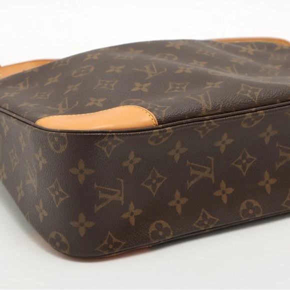 Louis Vuitton Monogram Boulogne Shoulder Bag - M51265 - Picture 4 of 11